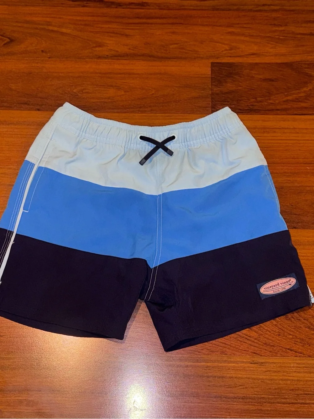 Vineyard Vines Blue Colorblock Swim Trunks & Yellow Camp T Shirt Size 8/10